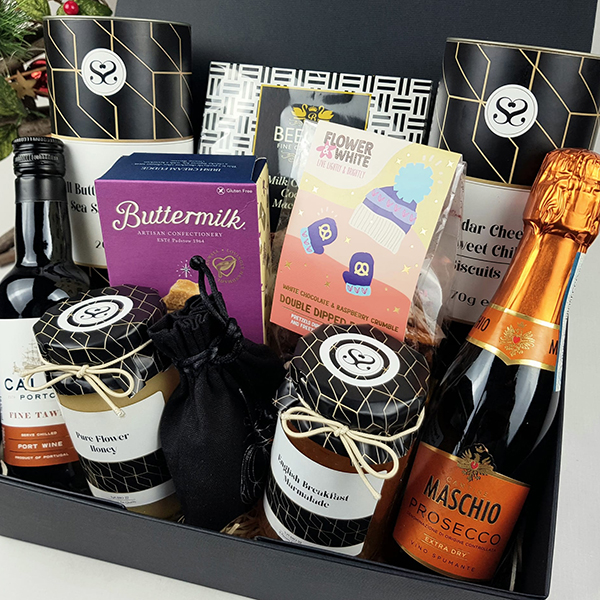 Magnetic Flap Hamper